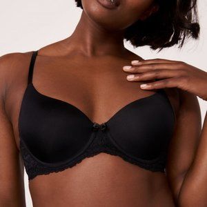 La Vie En Rose Lightly Lined Black Bra 38C